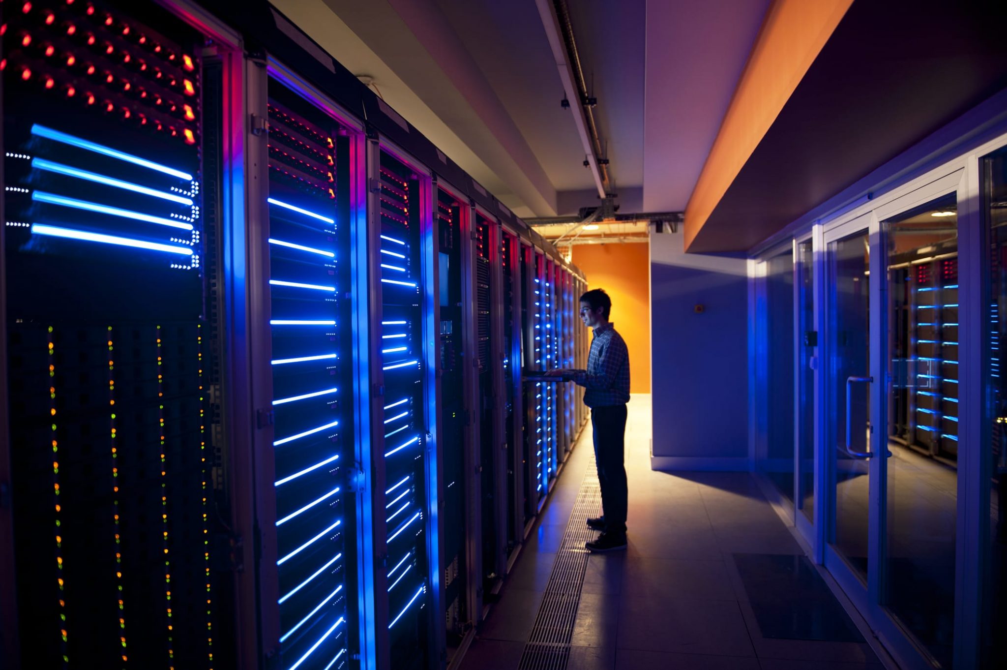 What is a Server? Definition, Function, How it Works, and Types! What is a Server? Definition, Function, How it Works, and Types!