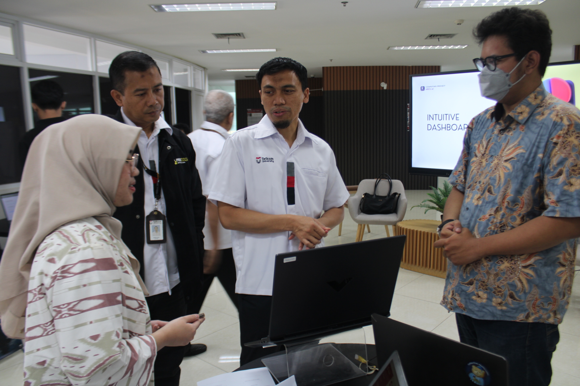 Eksibisi Computing Project S1 Informatika & S1 PJJ Informatika Eksibisi Computing Project S1 Informatika & S1 PJJ Informatika